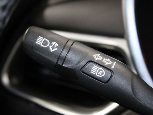 Used 2020 Chevrolet Equinox LT FWD image 36