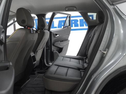 Used 2025 Chevrolet Trax ACTIV w/ Driver Confidence Package FWD image 32