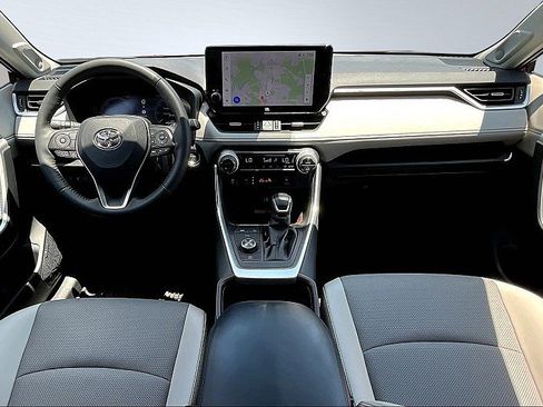 Used 2025 Toyota RAV4 Limited w/ Advanced Technology Package image 18