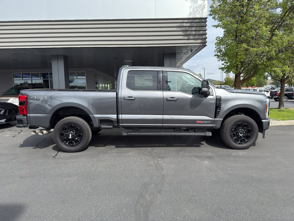 New 2026 Ford F350 Lariat w/ Black Appearance Package AWD/4WD image 3