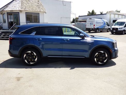 Used 2025 Kia Sorento SX Prestige AWD/4WD image 2