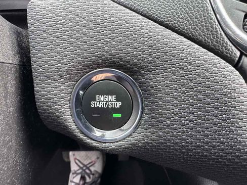 Used 2017 Chevrolet Cruze LT w/ Convenience Package image 30