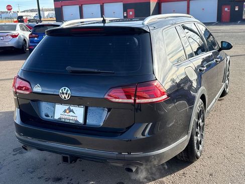 Used 2019 Volkswagen Golf Alltrack S image 7