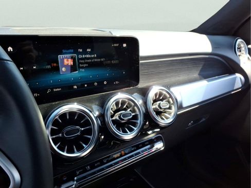 Certified 2022 Mercedes-Benz GLB 250 4MATIC image 30