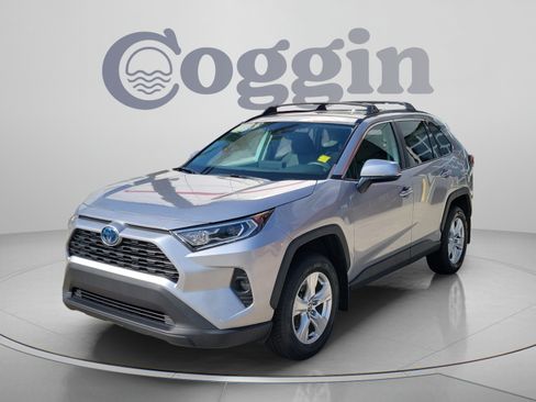 Used 2021 Toyota RAV4 XLE w/ Convenience Package AWD/4WD image 1