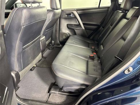Used 2017 Toyota RAV4 SE image 13