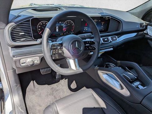New 2026 Mercedes-Benz GLS 580 4MATIC image 3