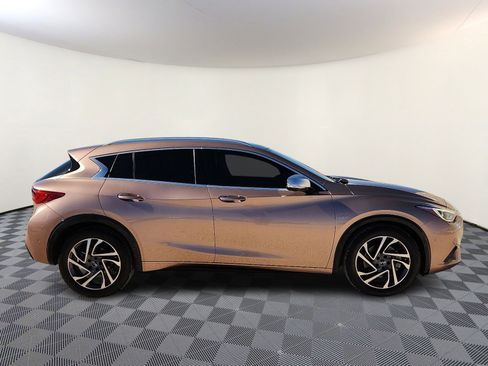 Used 2018 INFINITI QX30 Premium w/ Technology Package image 5