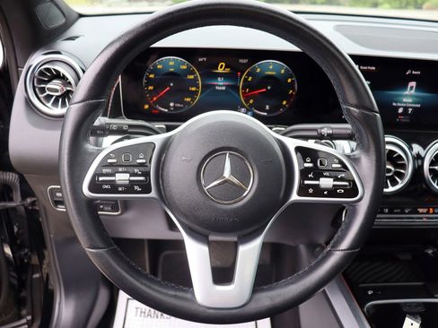 Used 2020 Mercedes-Benz GLB 250 w/ Premium Package image 29