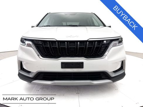 Used 2024 Kia Carnival LX FWD image 12