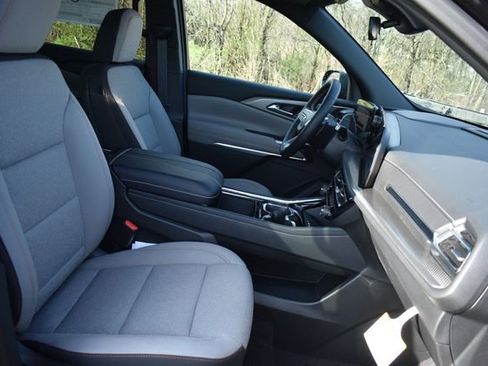 New 2026 Chevrolet Traverse LT w/ LPO, Floor Liner Package image 14