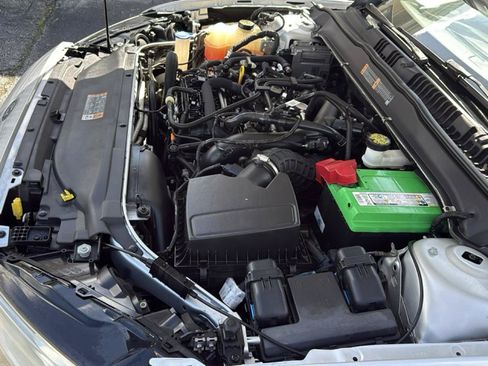 Used 2019 Ford Fusion SE FWD image 48