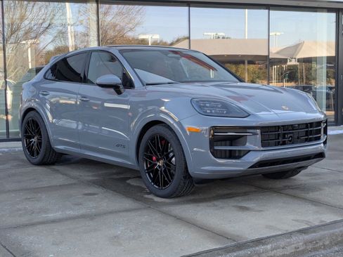 New 2026 Porsche Cayenne GTS image 7