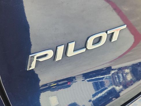 Used 2022 Honda Pilot Touring image 32