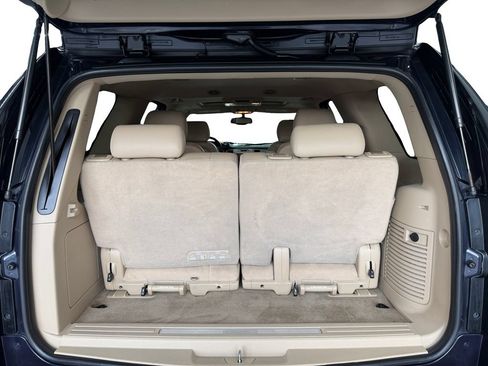 Used 2013 Cadillac Escalade Luxury AWD/4WD image 18
