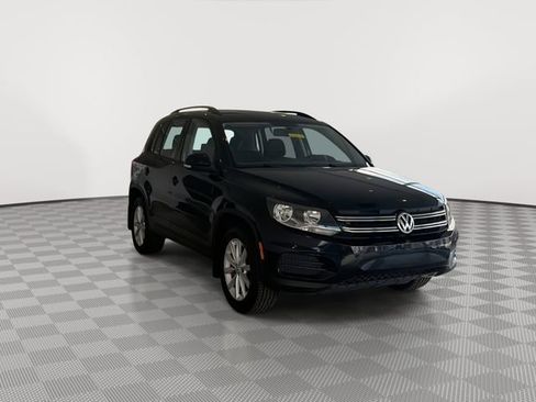 Used 2017 Volkswagen Tiguan Limited w/ Premium Package FWD image 2