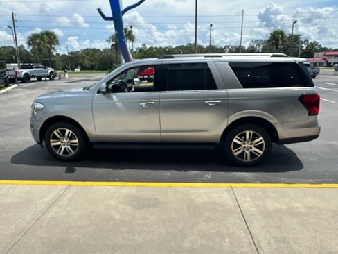Used 2024 Ford Expedition Max Limited AWD/4WD image 6