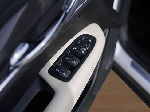 Certified 2023 Cadillac XT6 Sport w/ Technology Package image 25