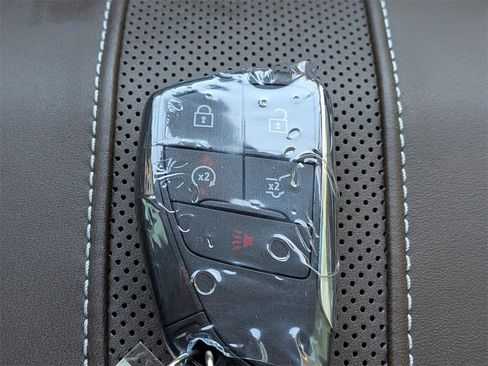 Used 2026 GMC Acadia Denali Ultimate image 32