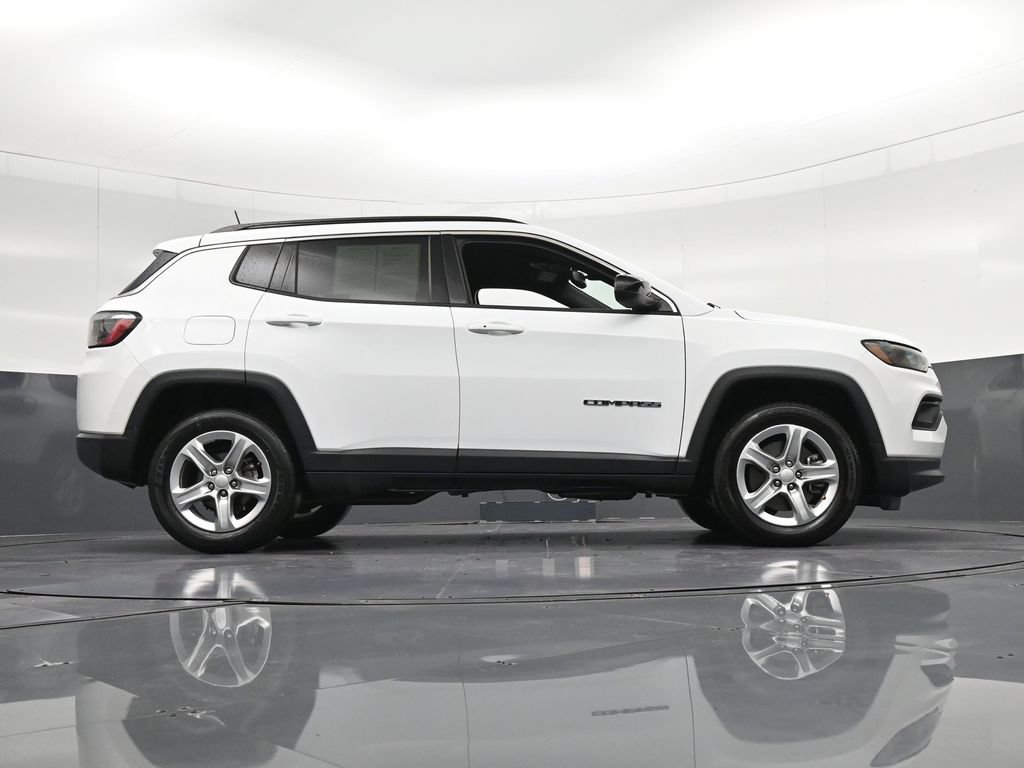 Used 2023 Jeep Compass Latitude AWD/4WD image 27