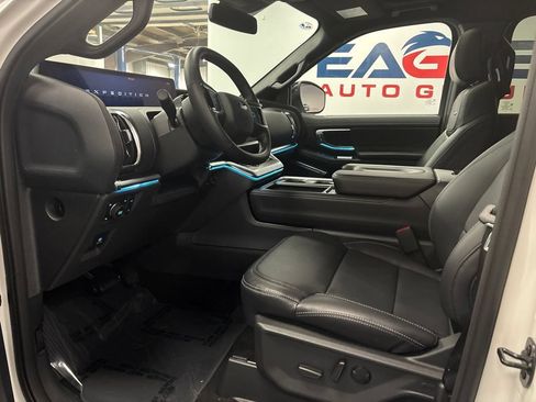 New 2026 Ford Expedition Max Platinum w/ Stealth Appearance Package AWD/4WD image 18