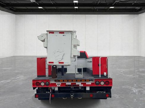 Used 2020 Ford F550 4x4 Crew Cab Super Duty w/ XLT Value Package image 6