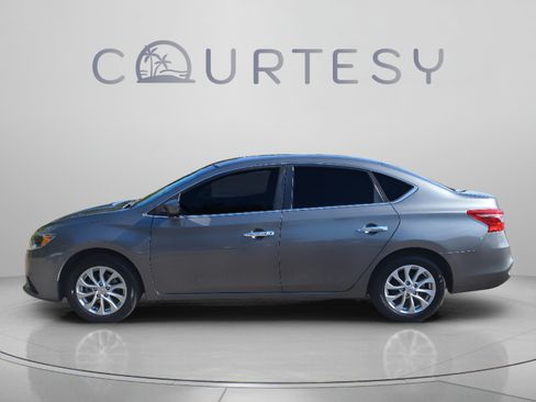 Used 2018 Nissan Sentra SV FWD image 2