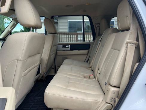 Used 2017 Ford Expedition XLT RWD image 12