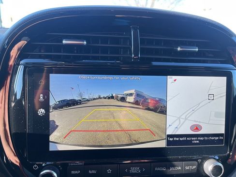 Used 2025 Kia Soul S image 12