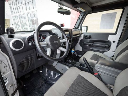 Used 2010 Jeep Wrangler Sahara image 11