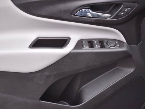 Used 2021 Chevrolet Equinox LS w/ LS Convenience Package FWD image 21