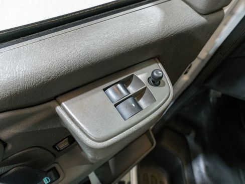 Used 2023 Chevrolet Express 2500 w/ Driver Convenience Package image 14