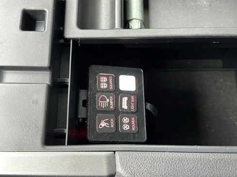 Used 2019 Nissan Titan Platinum Reserve w/ Platinum Utility Package image 28