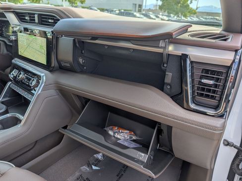 Certified 2026 GMC Sierra 1500 Denali AWD/4WD image 32
