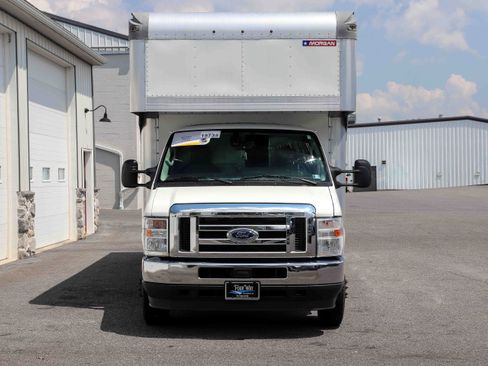 Used 2024 Ford E-450 and Econoline 450 Super Duty w/ Driver's Safety Package RWD image 8