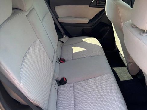 Used 2015 Subaru Forester 2.5i Premium w/ All-Weather Package image 10