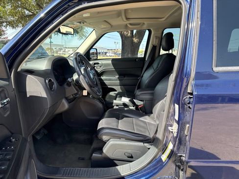 Used 2016 Jeep Patriot High Altitude FWD image 9