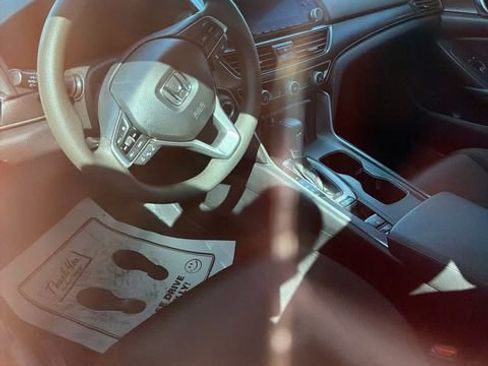 Used 2019 Honda Accord LX image 10