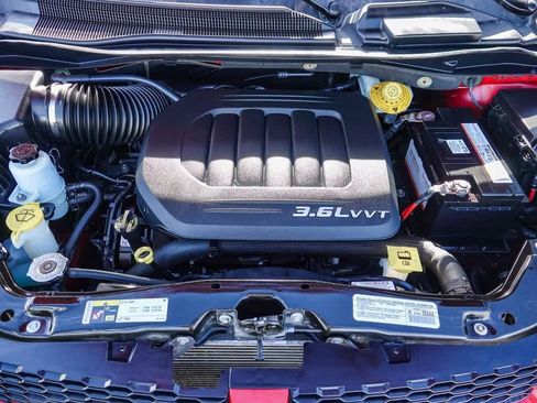Used 2014 Dodge Grand Caravan R/T image 26
