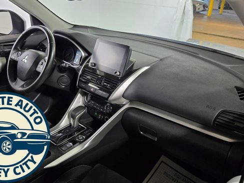 Used 2023 Mitsubishi Eclipse Cross SE image 34