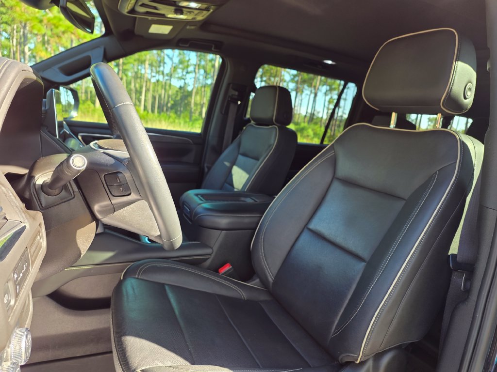 Used 2023 GMC Yukon XL SLT AWD/4WD image 15
