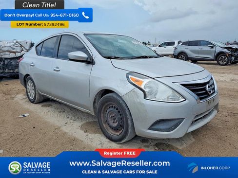 Used 2017 Nissan Versa SV FWD image 5