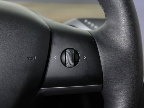 Used 2024 Tesla Model Y Long Range image 27