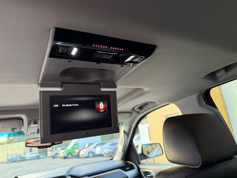 Used 2015 GMC Yukon Denali w/ Premium Package image 22