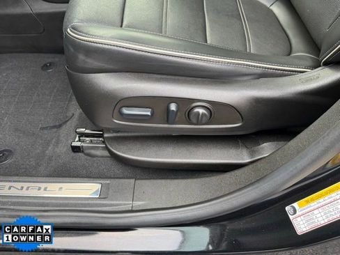 Certified 2022 GMC Acadia Denali w/ Black Diamond Edition image 15