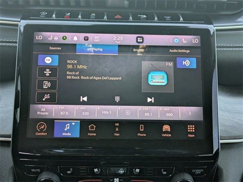 Used 2023 Jeep Grand Cherokee Limited w/ Luxury Tech Group II image 19