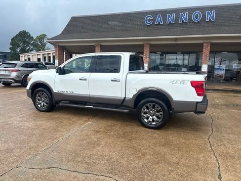 Used 2018 Nissan Titan Platinum Reserve w/ Platinum Utility Package AWD/4WD image 3