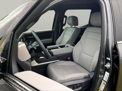 Used 2026 Toyota Tundra Limited AWD/4WD image 26