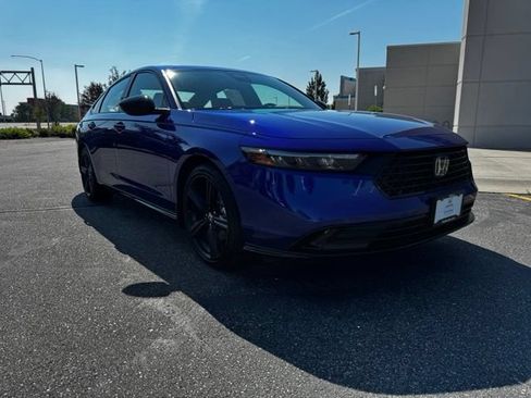 Used 2025 Honda Accord Sport image 1