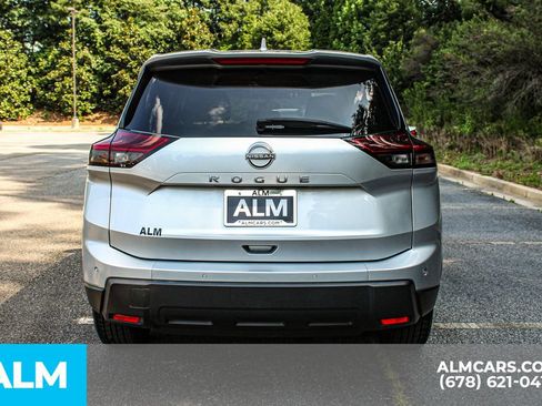 Used 2025 Nissan Rogue SV FWD image 11